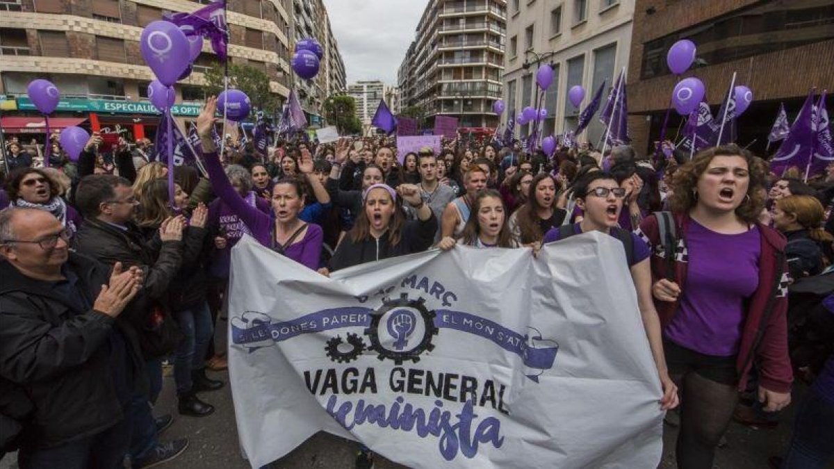Huelga feminista el año pasado en Valencia.-MIGUEL LORENZO