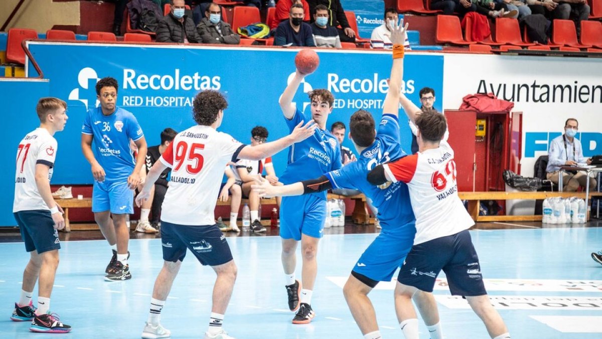 Atletico Valladolid juvenil en un duelo anterior. / E. M.