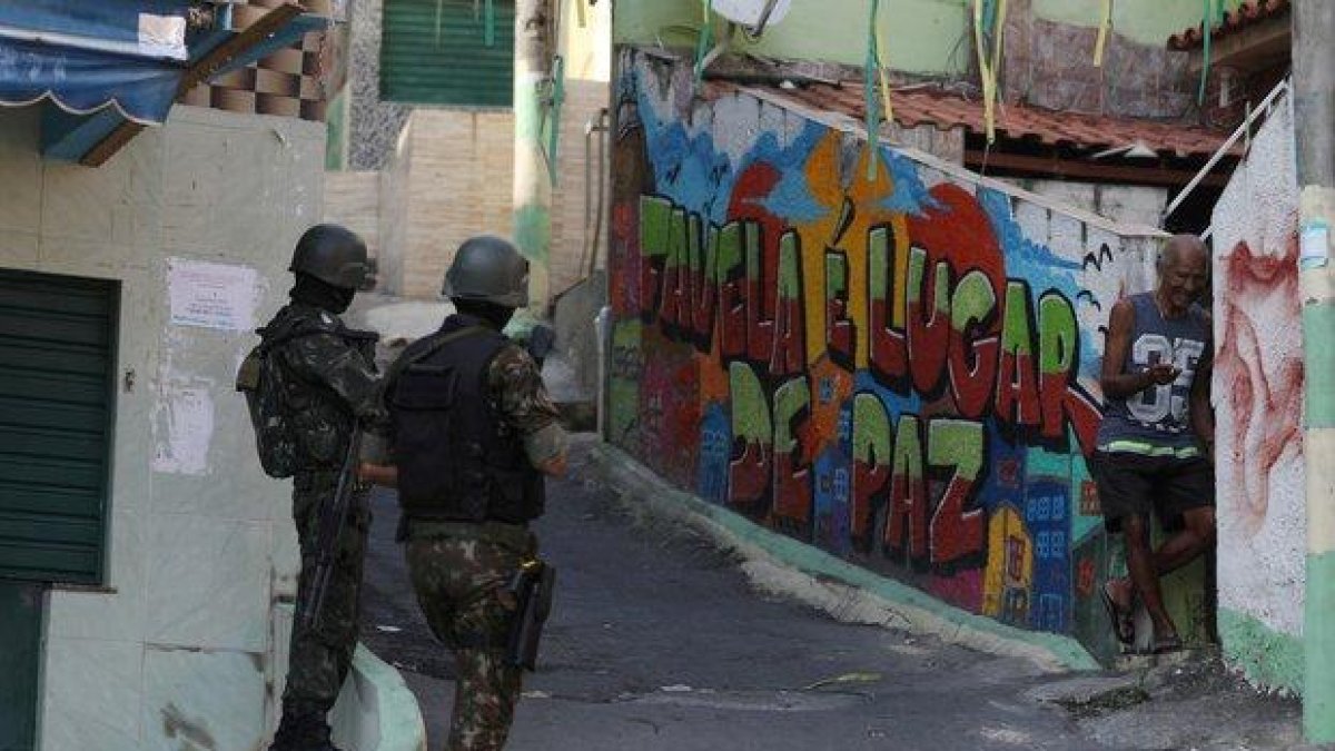 Soldados brasileños durante un operativo en Río de Janeiro.-