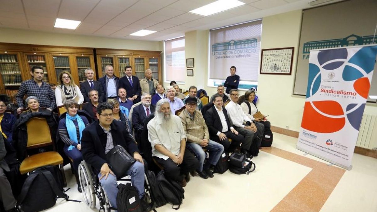 El consejero de Empleo, Carlos Fernández Carriedo, inaugura la jornada internacional 'Estudio sobre formación en sindicalismo y Diálogo Social dirigida a sindicalistas de América latina'-ICAL