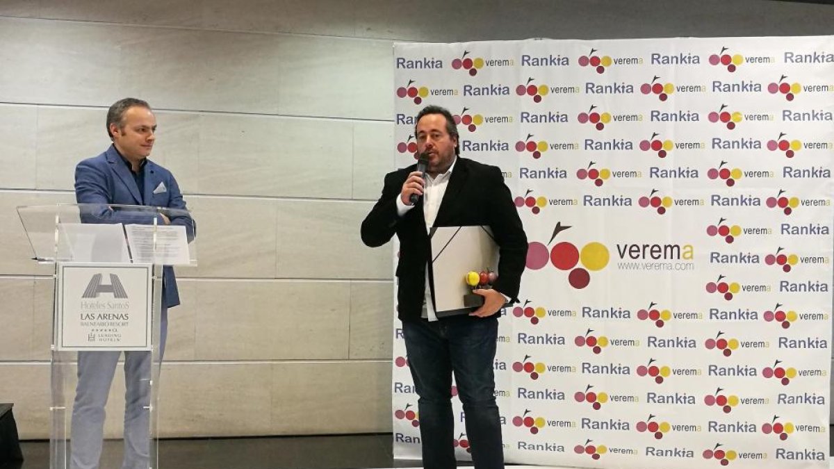 El vino Arzuaga Reserva 2011 de Bodegas Arzuaga Navarro ha obtenido el primer puesto en la categoría de Mejor Vino Tinto español del año 2016 en la última edición de los Premios Verema.-ICAL