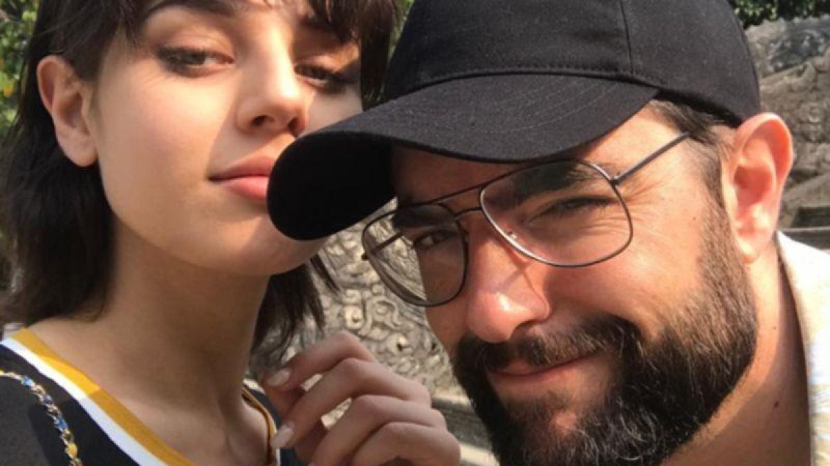 Dani Mateo y su novia, 15 años menor.-EL PERIÓDICO (INSTAGRAM)