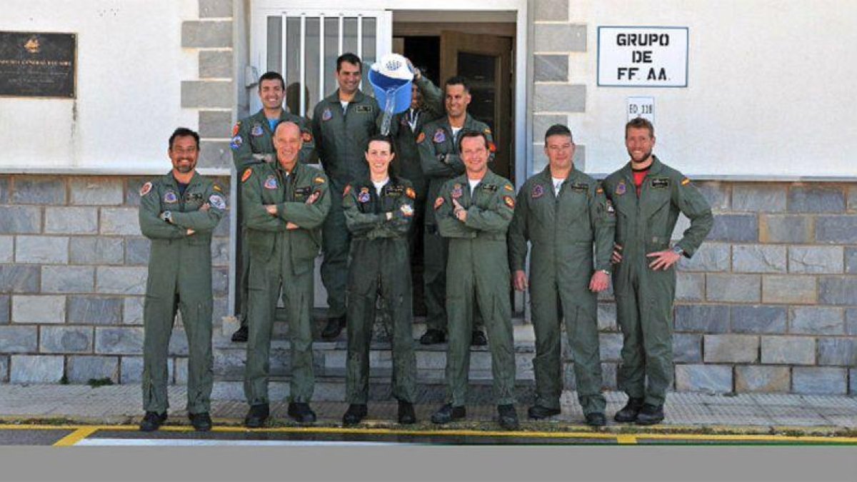 'Bautizo' de la capitán Rosa Malea en la patrulla Águila.-PATRULLA ÁGUILA (TWITTER)