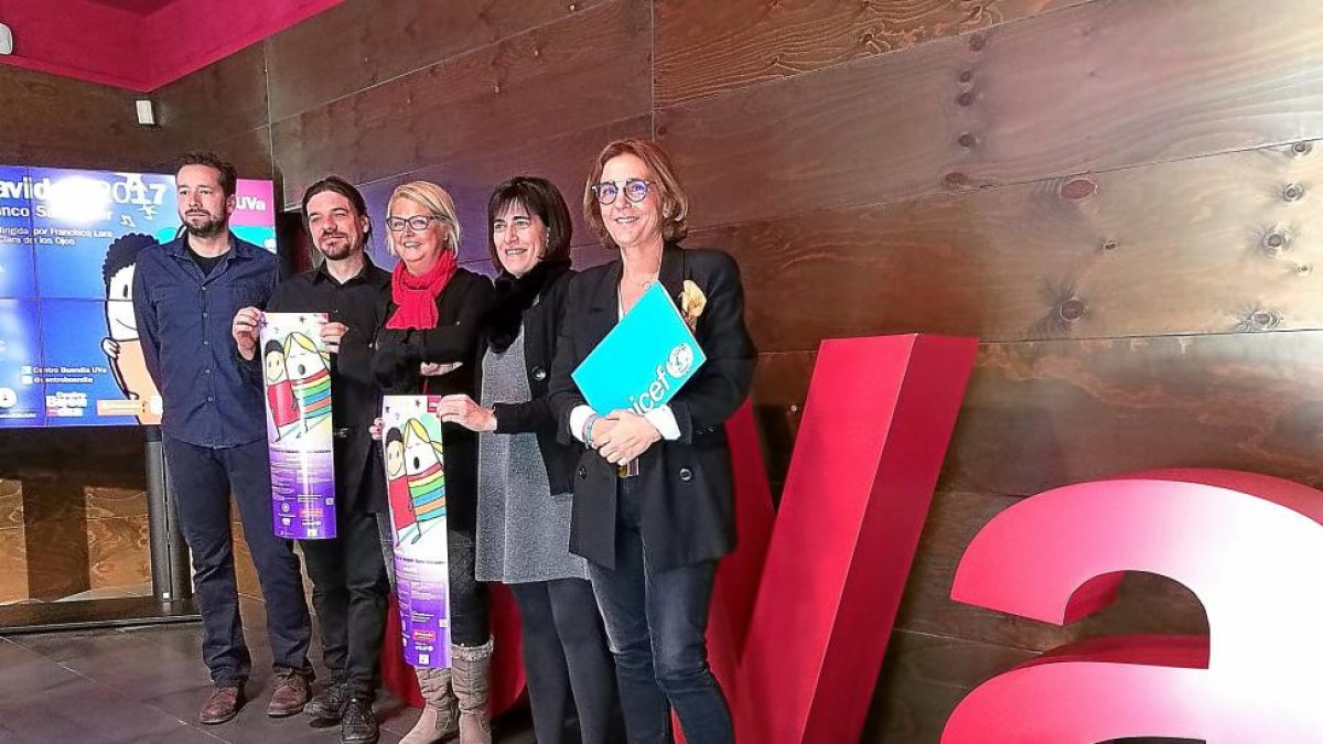 Amadeo Blanco, Francisco Lara, Amelia Aguado, Felicidad Viejo y Montaña Benavides, ayer, en Santa Cruz.-E. M.