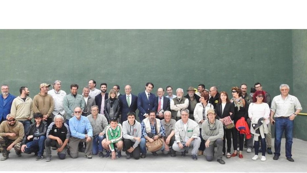 Organización y periodistas asistentes al IV encuentro Pescapress celebrado en Salamanca.-L. FUENTE