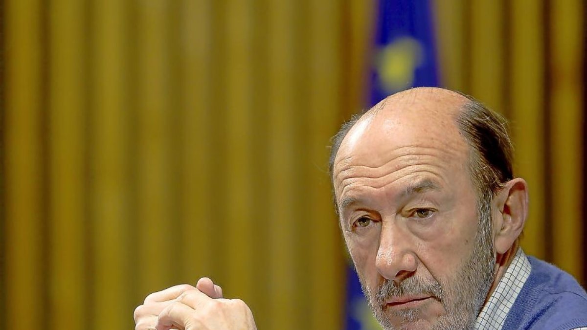 Rubalcaba durante la conferencia en la UEMC.-ICAL