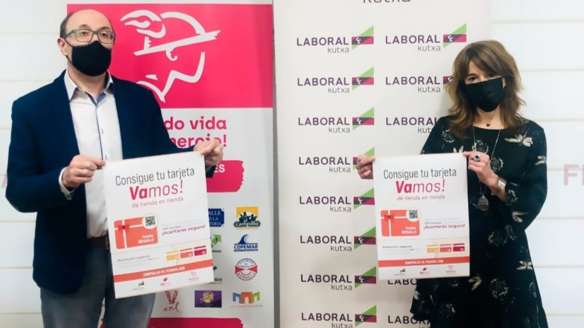 Jesús Herrera y Eva Morón durante la campaña. / E.M.