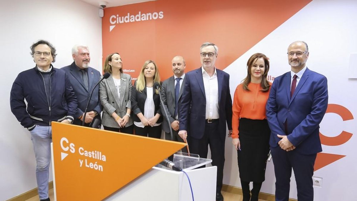 Foto en la sede de Ciudadanos antes de la presentación de Silvia Clemente.-ICAL