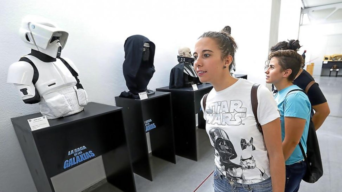 Imagen de algunas de las figuras pertenecientes a la exposición de Star Wars.-J.M.LOSTAU