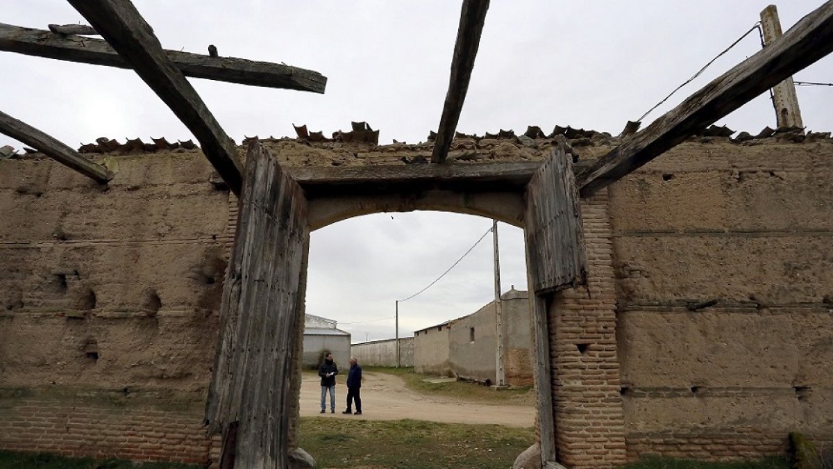 Pueblo abandonado de Villar de Matacabras (Ávila). - ICAL.