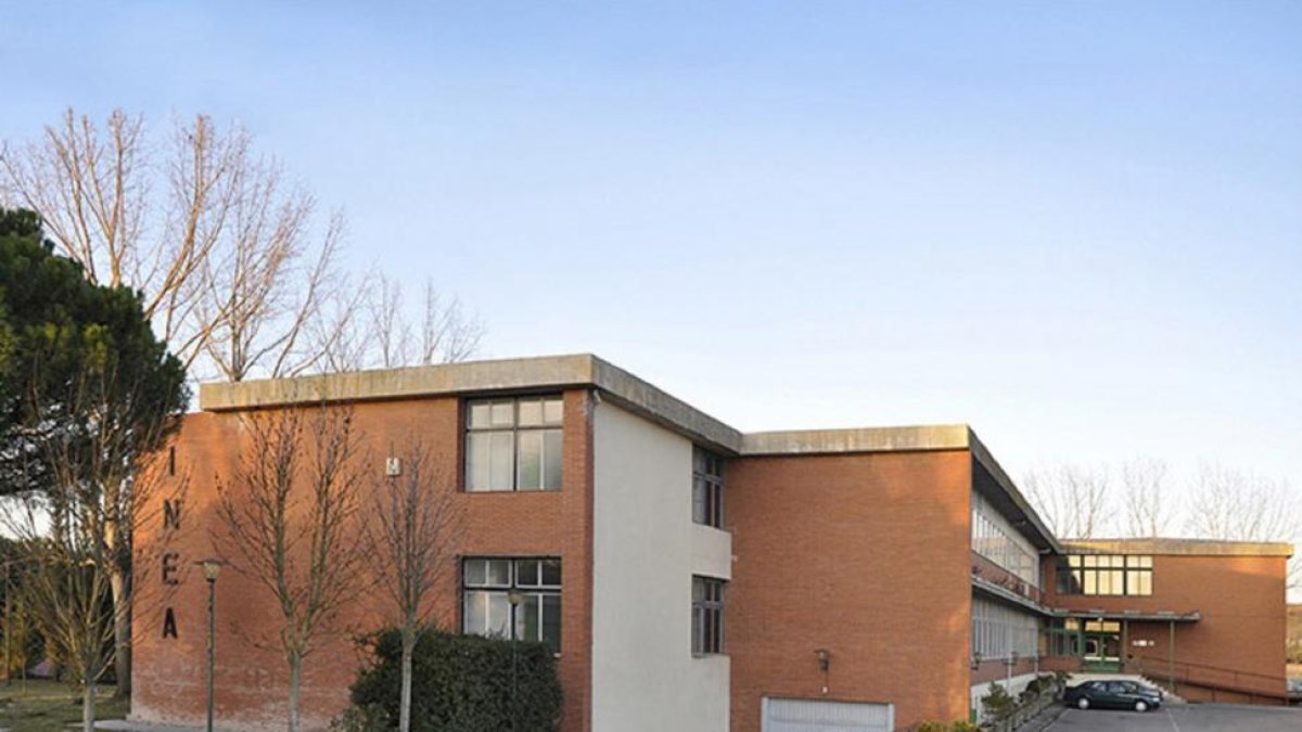 Edificio de la Escuela de Ingeniería Agrícola (INEA), propiedad de la Compañía de Jesús.-E.M.