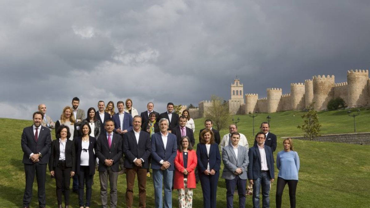 El candidato del Partido Popular de Ávila José Luis Rivas, presentó la a las personas que lo acompañarán al Ayuntamiento de la capital para las próximas municipales-Ical