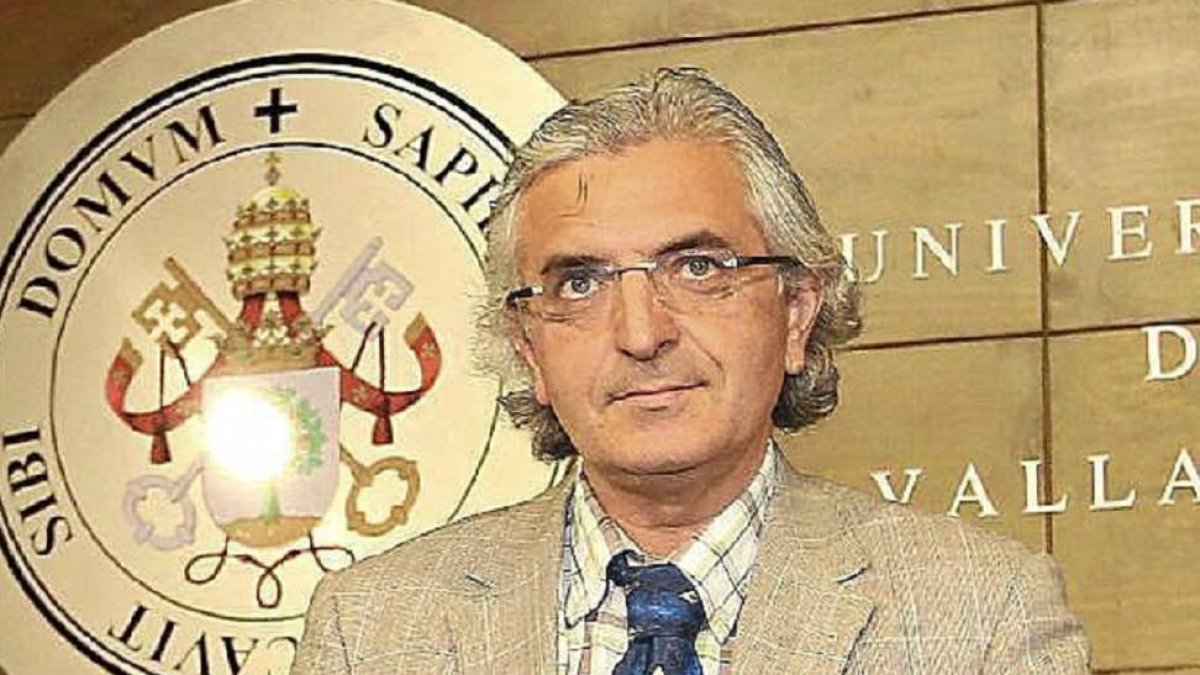 El catedrático Salvador Dueñas-Montse Álvarez