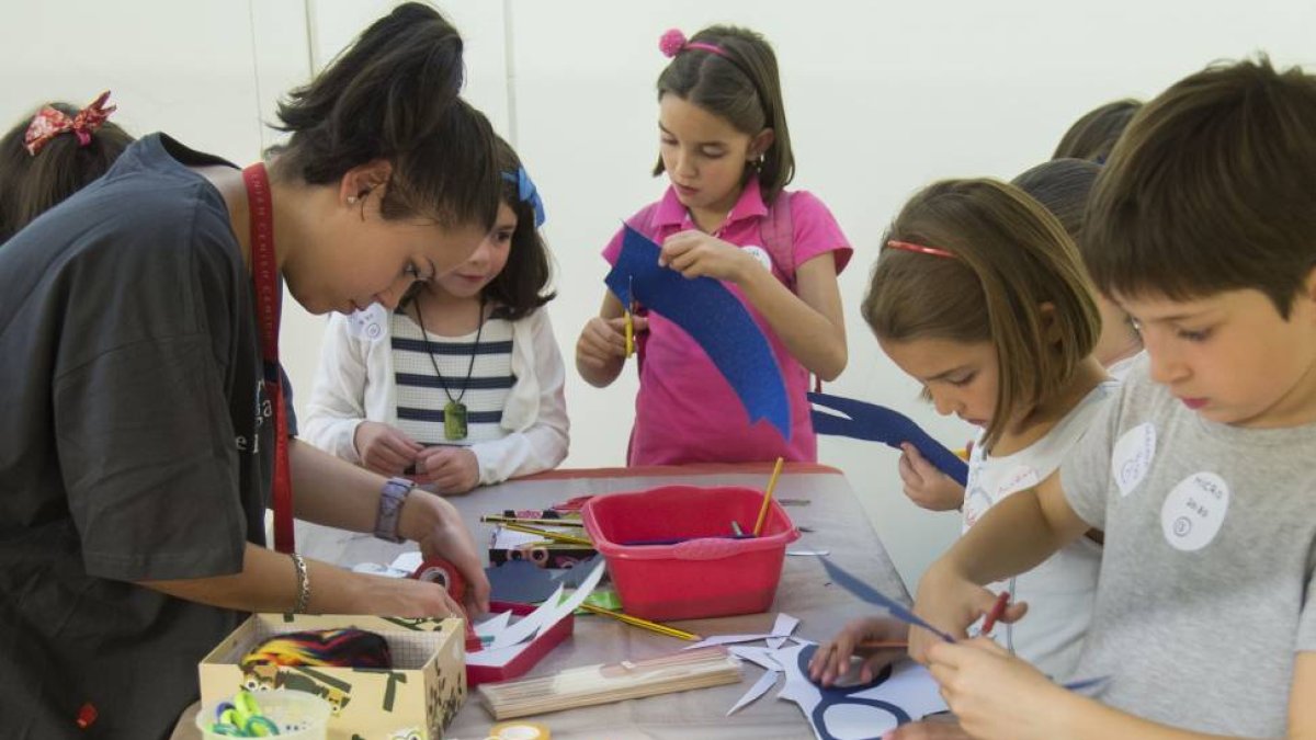 La noche europea de los investigadores, donde los niños podían realizar talleres y ver los entresijos del Cenieh-Ical