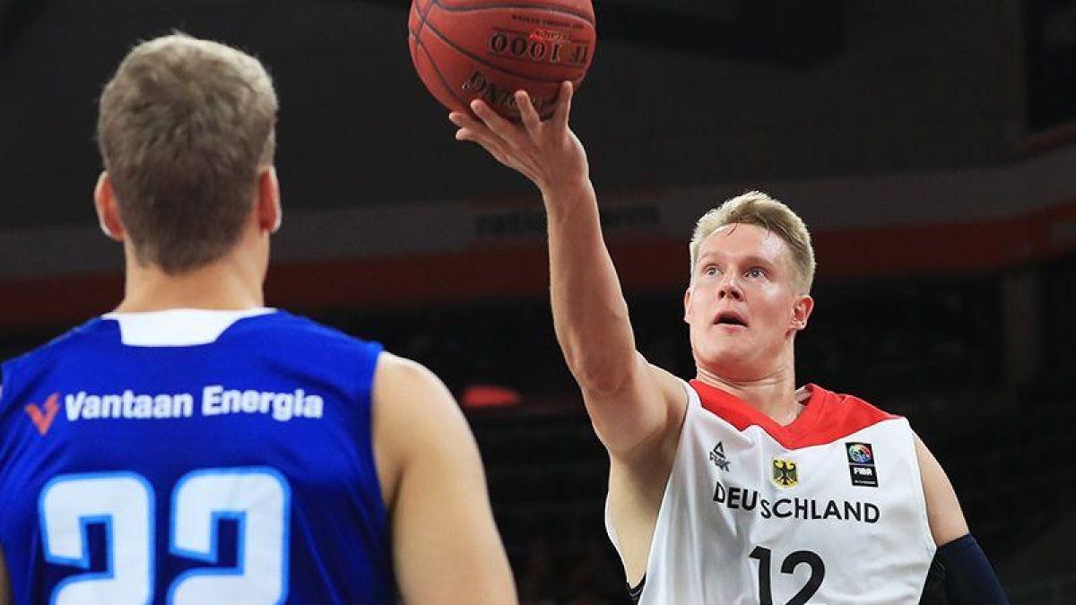 Benzing deja una bandeja en la victoria ante Finlandia (Deutscher Basketball Bund)-CAI ZARAGOZA