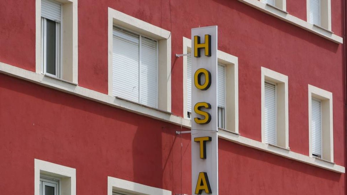 Hostal en el municipio de Ponferrada (León)-Ical