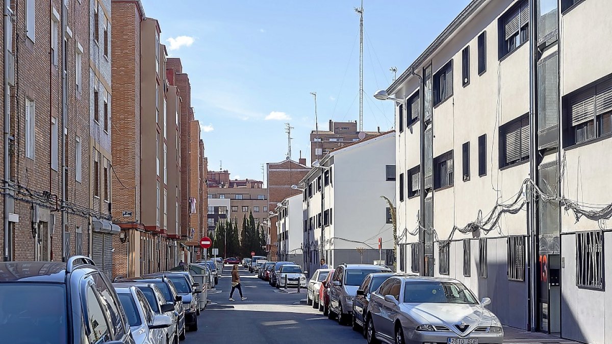 La reforma del 29 de Octubre avanza con la rehabilitación de 4 bloques en Villabáñez. E.M