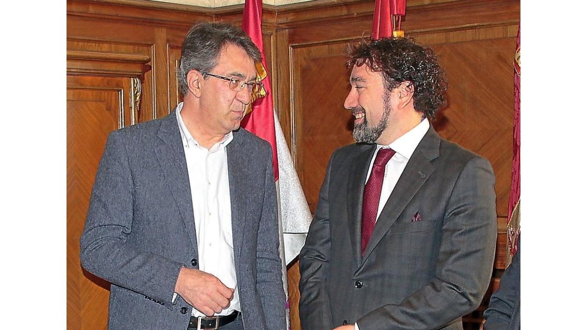 El presidente de la Diputación de León junto al Director General de Icamcyl.-ICAL