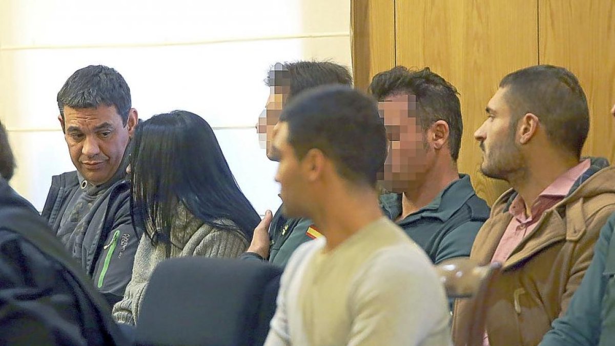 Manuel Martínez, Vicenta Panduro, Pablo Azcona y Adrián Blanco en un momento del juicio celebrado en enero.-ICAL