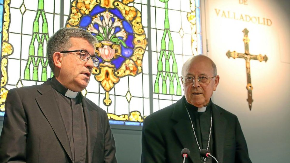 Luis Argüello y Ricardo Blázquez durante la comparecencia de ayer.-ICAL