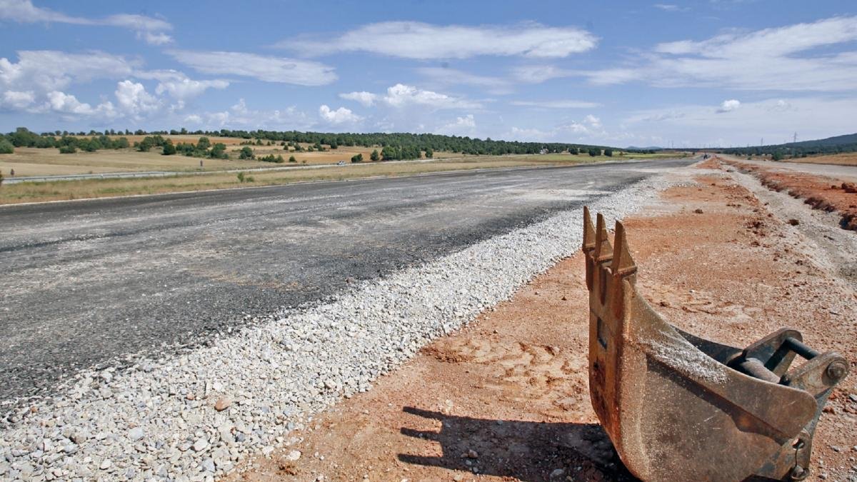 Las obras se han paralizado en el tramo soriano de la A-11 entre La Mallona y Venta Nueva.-MARIO TEJEDOR