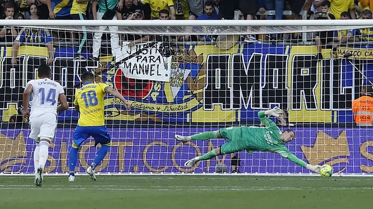 Lunin-para-penalti-a-Negredo.