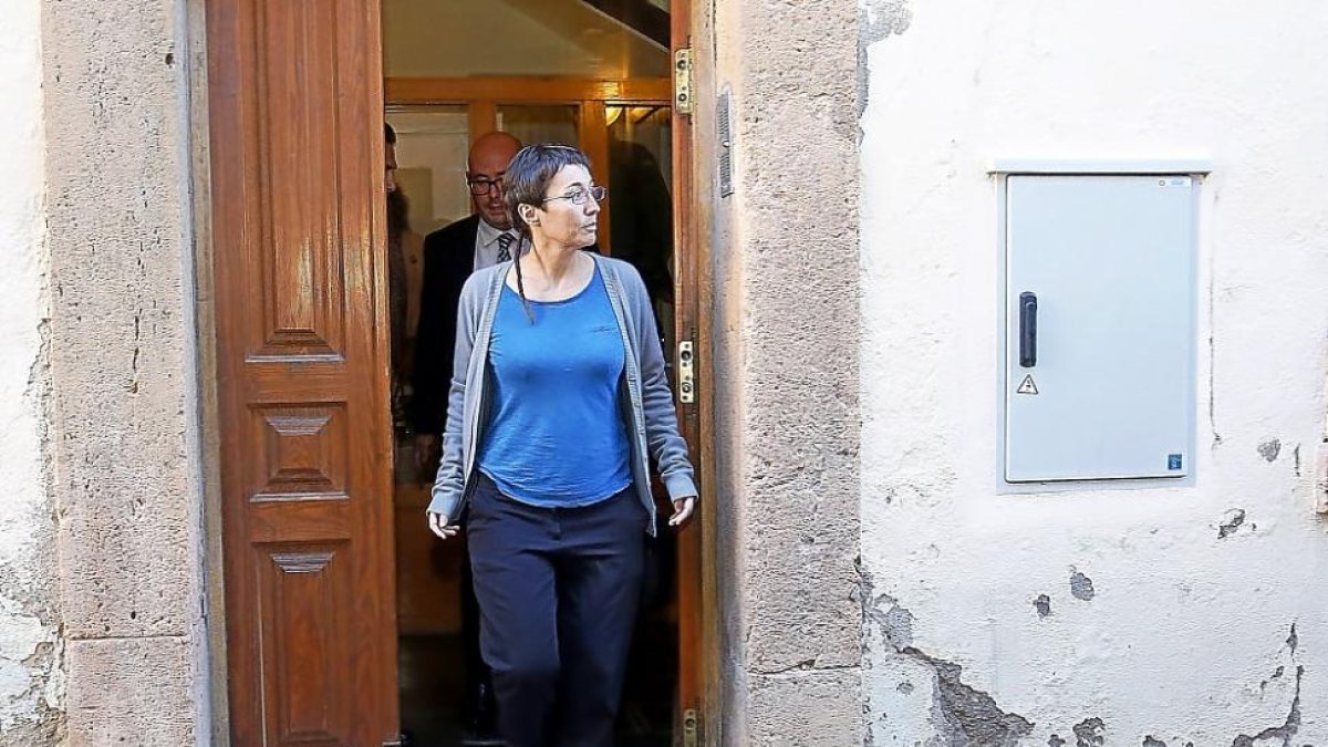 La concejala Piedad Peris García, a la salida del juicio, celebrado en octubre.-ICAL