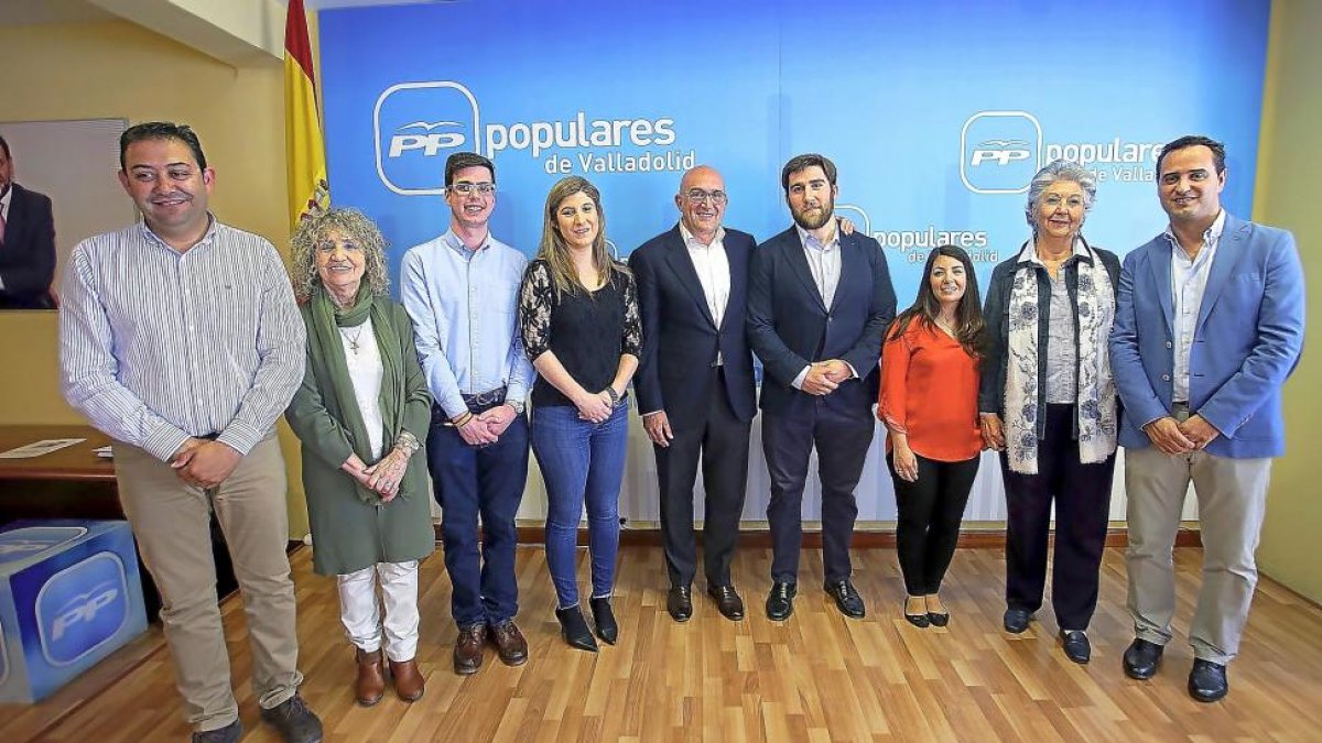 Muñumer, Martínez, González, Alonso, Carnero, Blanco, Martí, Ropero y López, ayer.-ICAL
