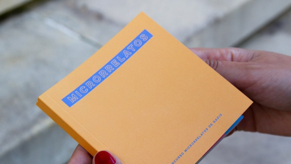 GADIS MICRORRELATOS. - EM