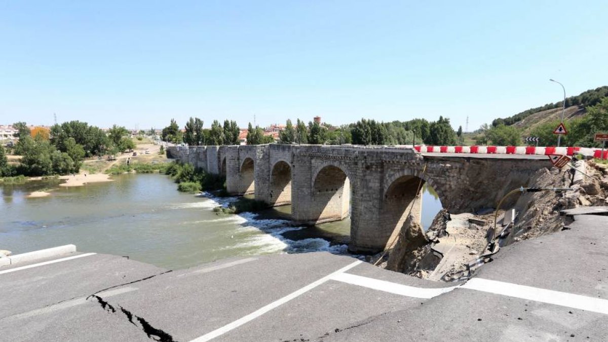 Puente de Cabezón de Pisuerga (Valladolid) tras su derrumbe-Ical