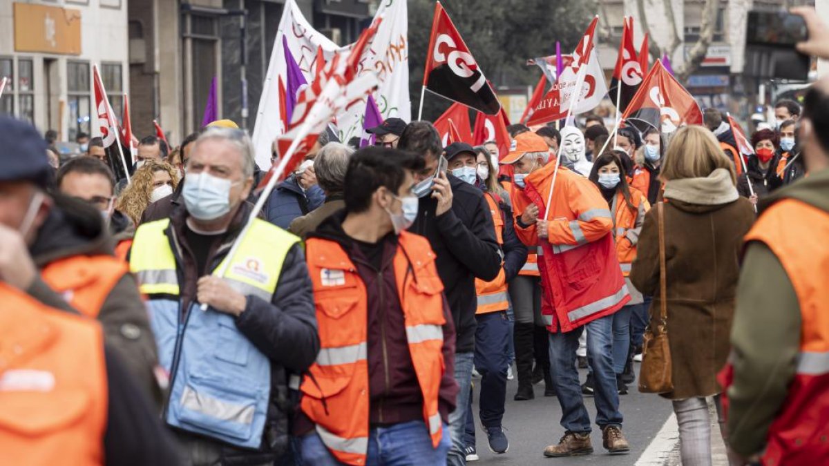 Concentración frente la Consejería de Sanidad de Castilla y León para pedir que se retomen las obras del centro de salud de La Magdalena y ampliar el de Laguna de Duero. -PHOTOGENIC