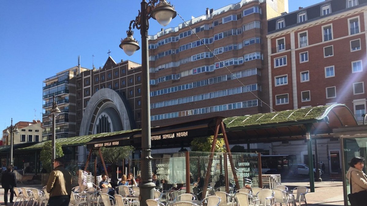 Marquesina con cubierta vegetal, mercado de Plaza España