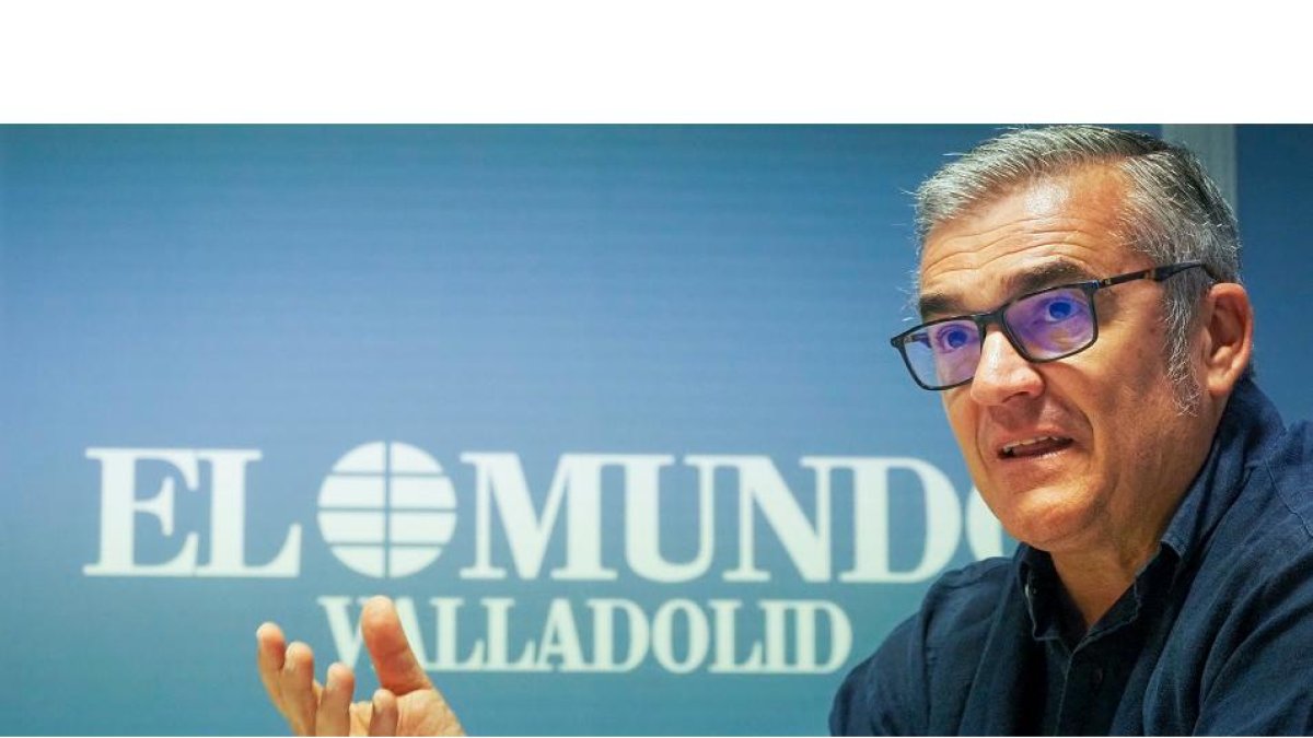 Entrevista a Paco García, entrenador del UEMC Real Valladolid Baloncesto. / PHOTOGENIC