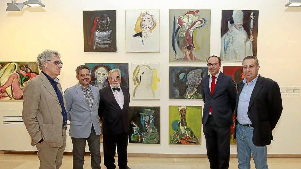 Álvaro José Delgado, Julio del Valle, Tomás Paredes, Víctor Alonso y Adolfo Alonso Ares ayer en el Palacio Pimentel de Valladolid.-J.M. Lostau