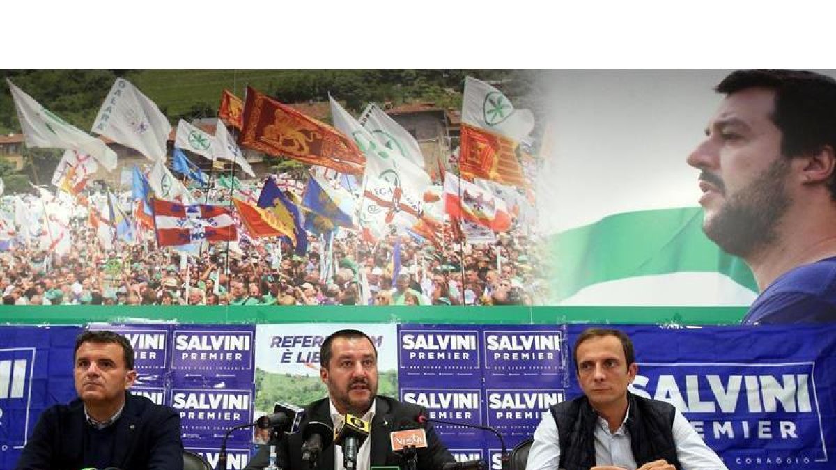 La derecha italiana gana las regionales de Friuli con el 57 % de los votos y reclama presidencia del país Matteo Salvini (C), Gian Marco Centinaio (I) y Massimiliano Fedriga (D), de la Liga Norte italiana.-EFE/Archivo