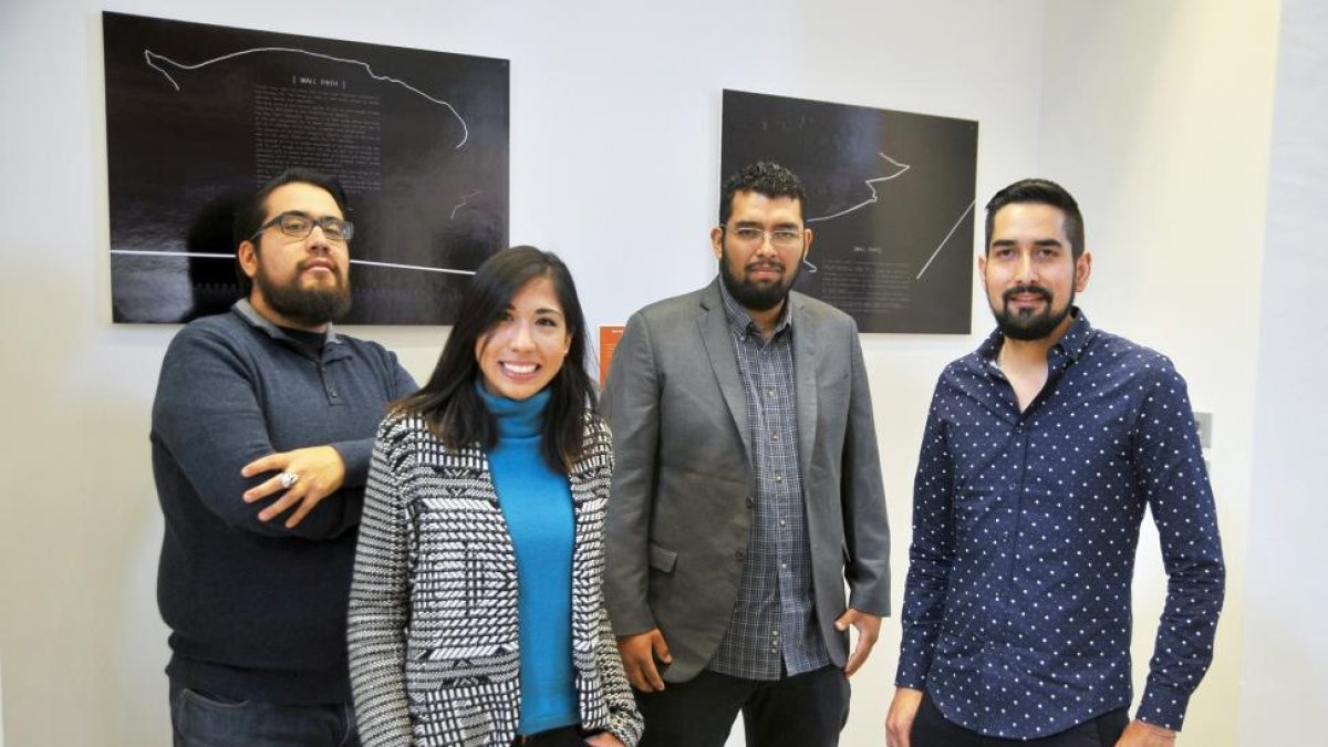 Los ganadores del concurso 'From Limit to Live it' delante del proyecto ganador, expuesto en la Casa de la Moneda en Segovia.-ICAL