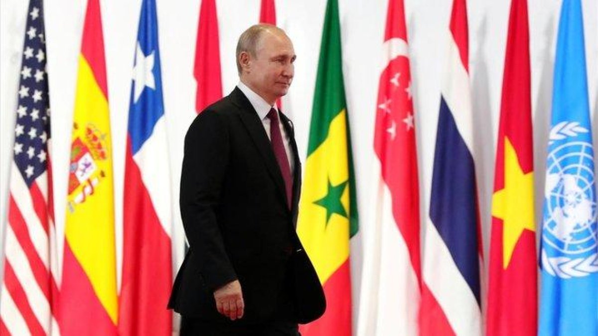 El presidente ruso, Vladímir Putin, a su llegada a la cumbre del G-20 en Osaka.-AFP