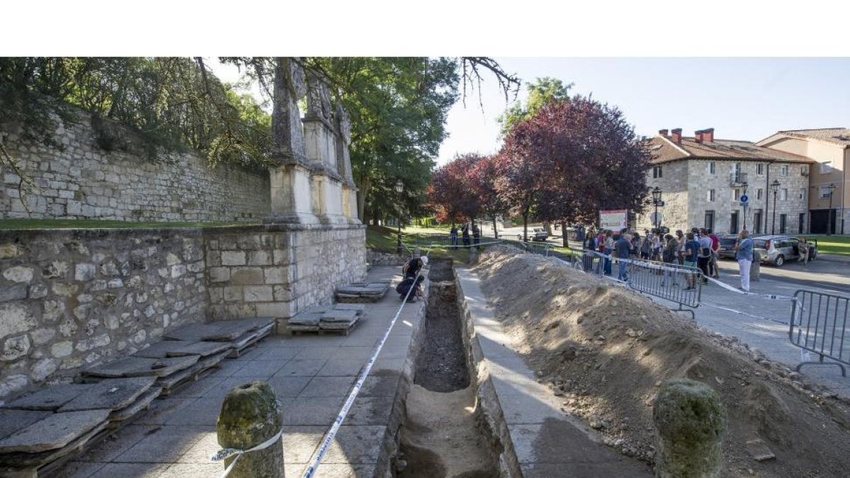 Imagen de las excavaciones iniciadas en el Solar del Cid, en Burgos.-ISRAEL L. MURILLO