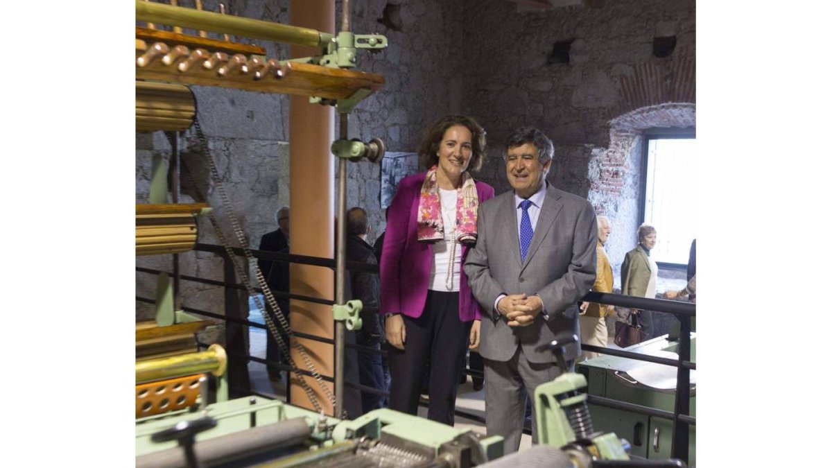 La presidenta de las Cortes de Castilla y León, Mª Josefa García Cirac, inaugura el Museo Téxtil de Béjar, junto con el alcalde de Béjar, Alejo Riñones-Ical