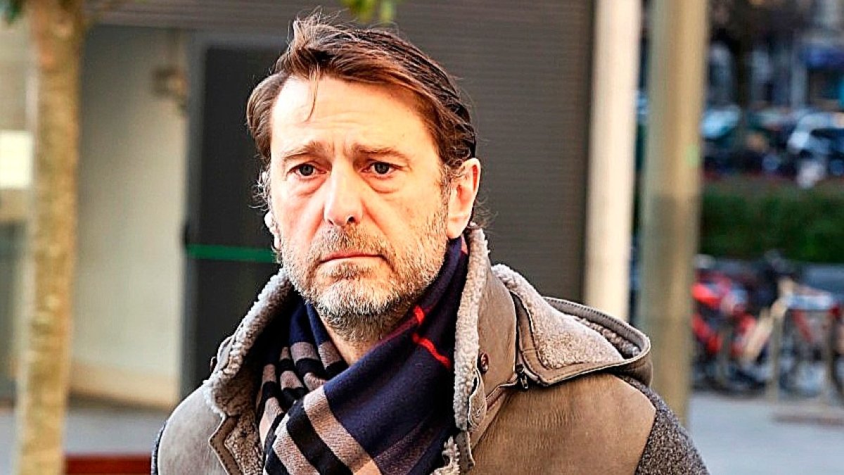 Carlos Suárez, ayer, tras su comparecencia en Pamplona en el juicio del ‘Caso Osasuna’. JAVIER BERGASA