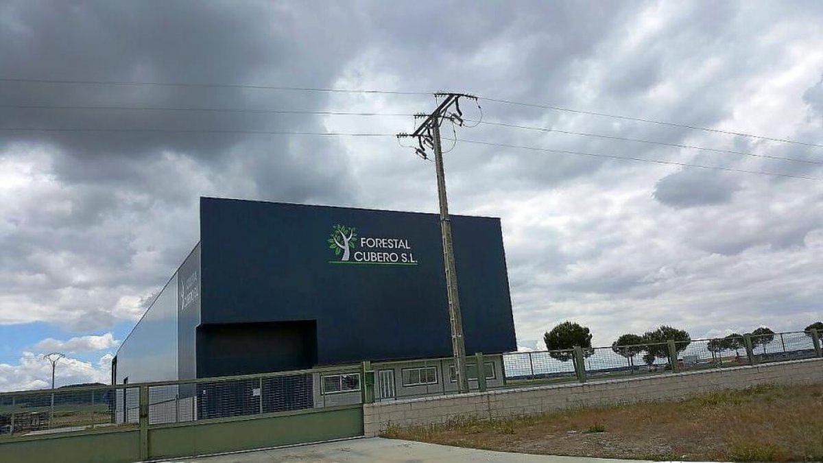 Silo de Acor en Mojados del que sustrajeron 909 toneladas de trigo valoradas en 240.000 euros entre el 8 y el 13 de mayo.-E.M.