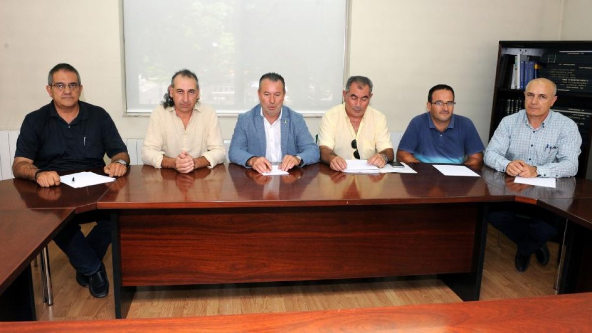 Las organizaciones profesionales agrarias Asaja, UCCL y UPA en Castilla y León presentan medidas de protesta que desarrollarán próximamente para exigir un apoyo real para los agricultores y ganaderos de Castilla y León.-ICAL