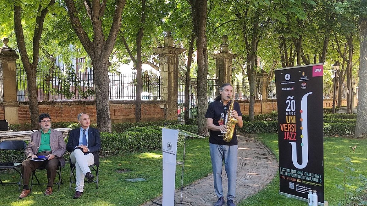 Carmelo Irigoyen, Antonio Largo y José Luis Gutiérrez, hoy, en Santa Cruz. | E. M.