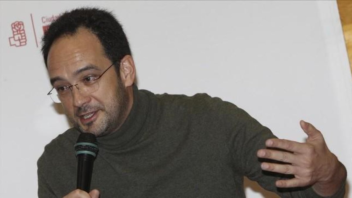 El portavoz socialista en el Congreso, Antonio Hernando, el pasado domingo en Ciudad Real.-EFE / MARIANO CIEZA