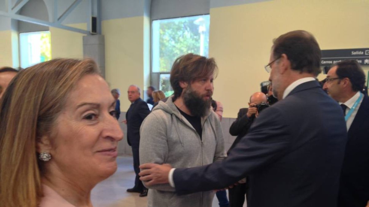 Rajoy junto al portavoz de Ganemos, Juan Gascón-El Mundo