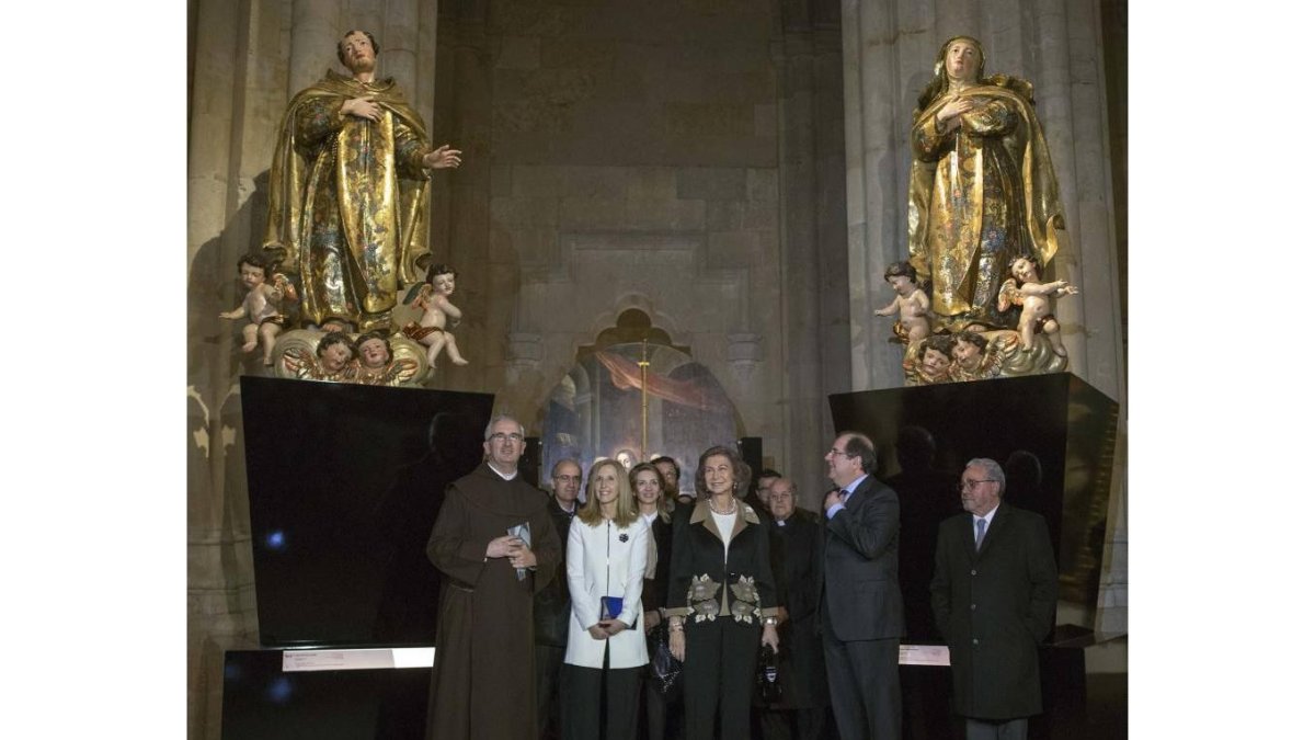 Juan Doblado, comisario; Concepción Miguélez, alcaldesa; la reina Sofía, Juan Vicente Herrera y Gonzalo Jiménez-Ical