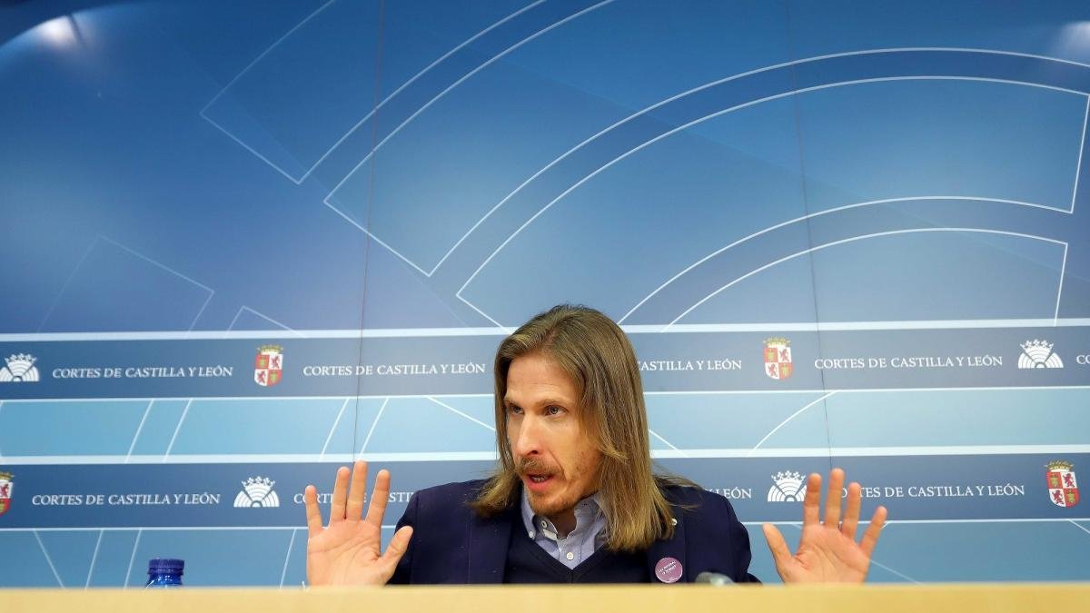 Pablo Fernández, durante su intervención en las Cortes.-ICAL