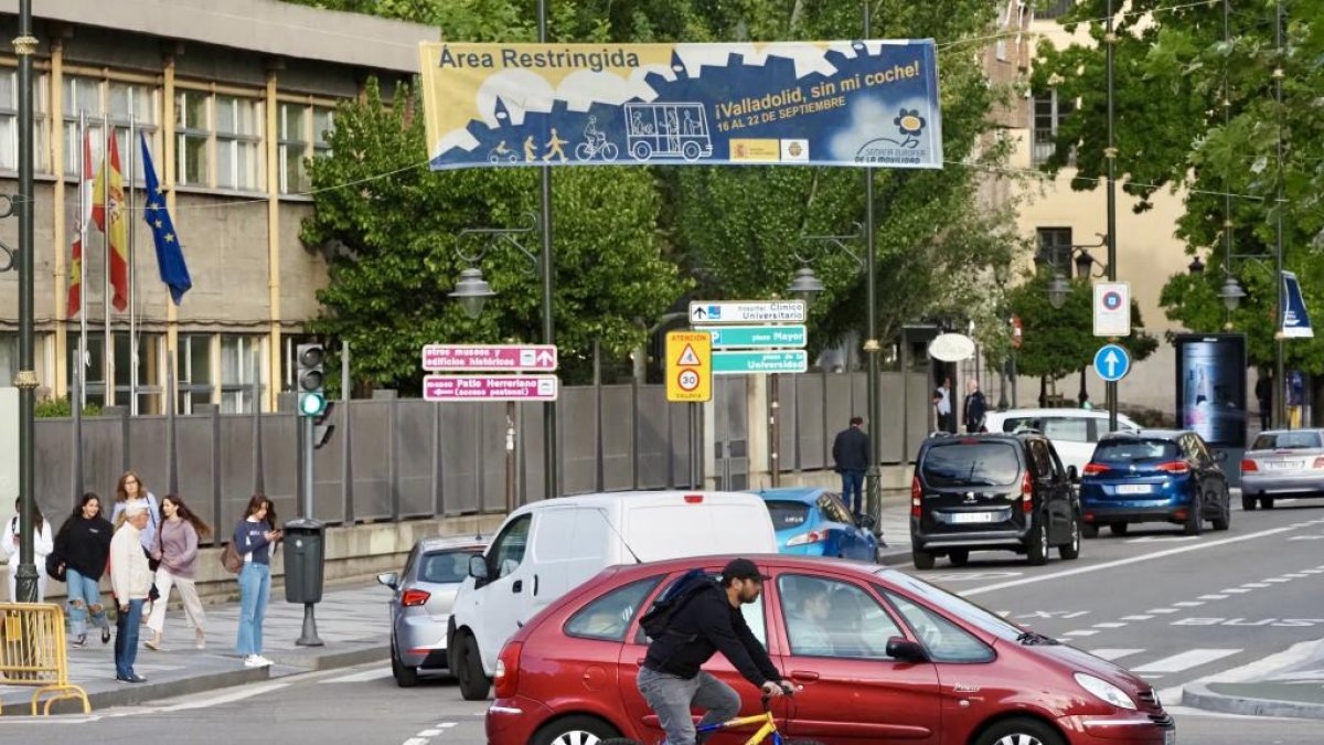 Valladolid se prepara para el día sin coche. Entorno de la plaza del Poniente.  -PHOTOGENIC
