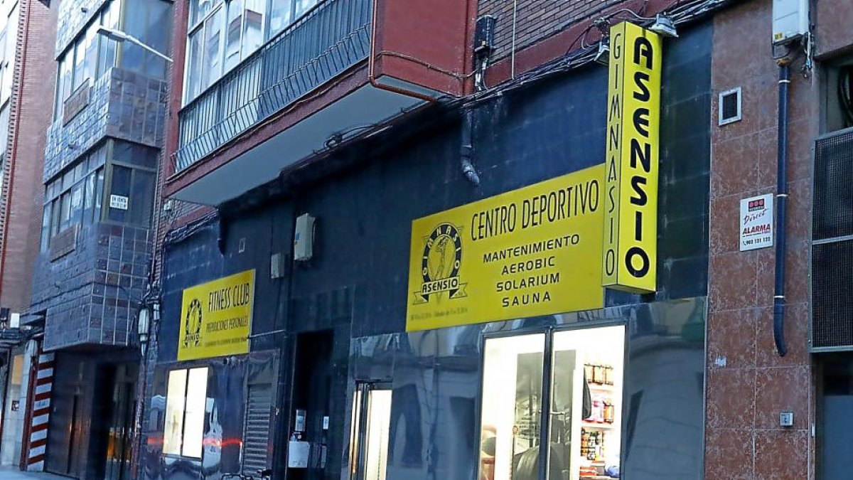 Gimnasio Asensio ubicado en la Calle Loza (bocacalle de la Calle Labradores) en Valladolid.-J.M.LOSTAU