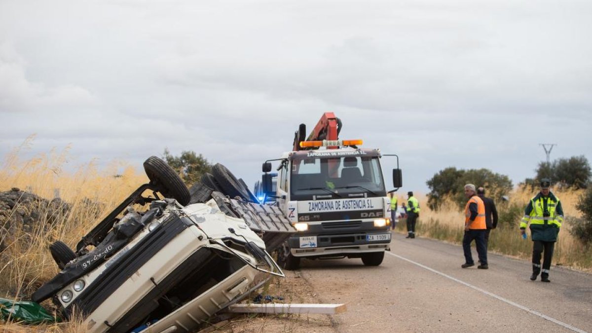 Imagen del accidente de tráfico en Sobradilla de Palomares-ICAL